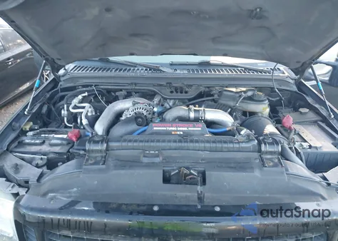 2003 Ford Excursion Limited из США, поврежденный, VIN 1FMSU43P93EC70666